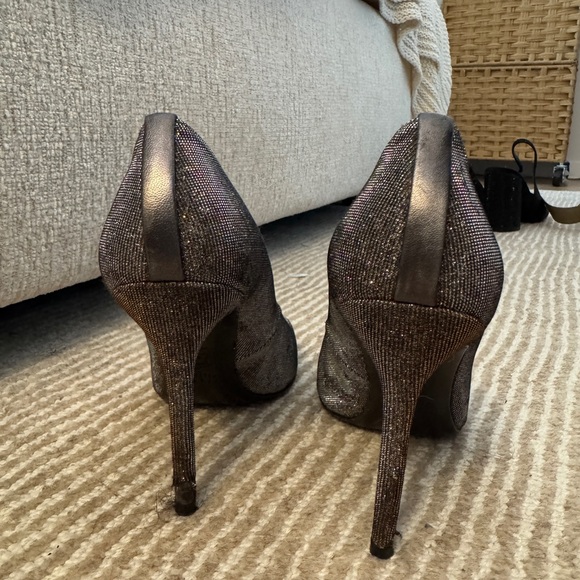 Stuart Weitzman Silver Pewter Pumps - Picture 4 of 4